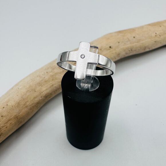 925 Sterling Silver Cross Ring, CZ Cross Ring - Picture 1 of 5